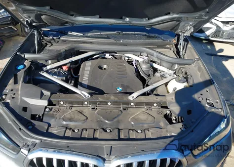 2025 BMW X6 xDrive40I z USA, uszkodzony, nr VIN 5UX33EX02S9W98230